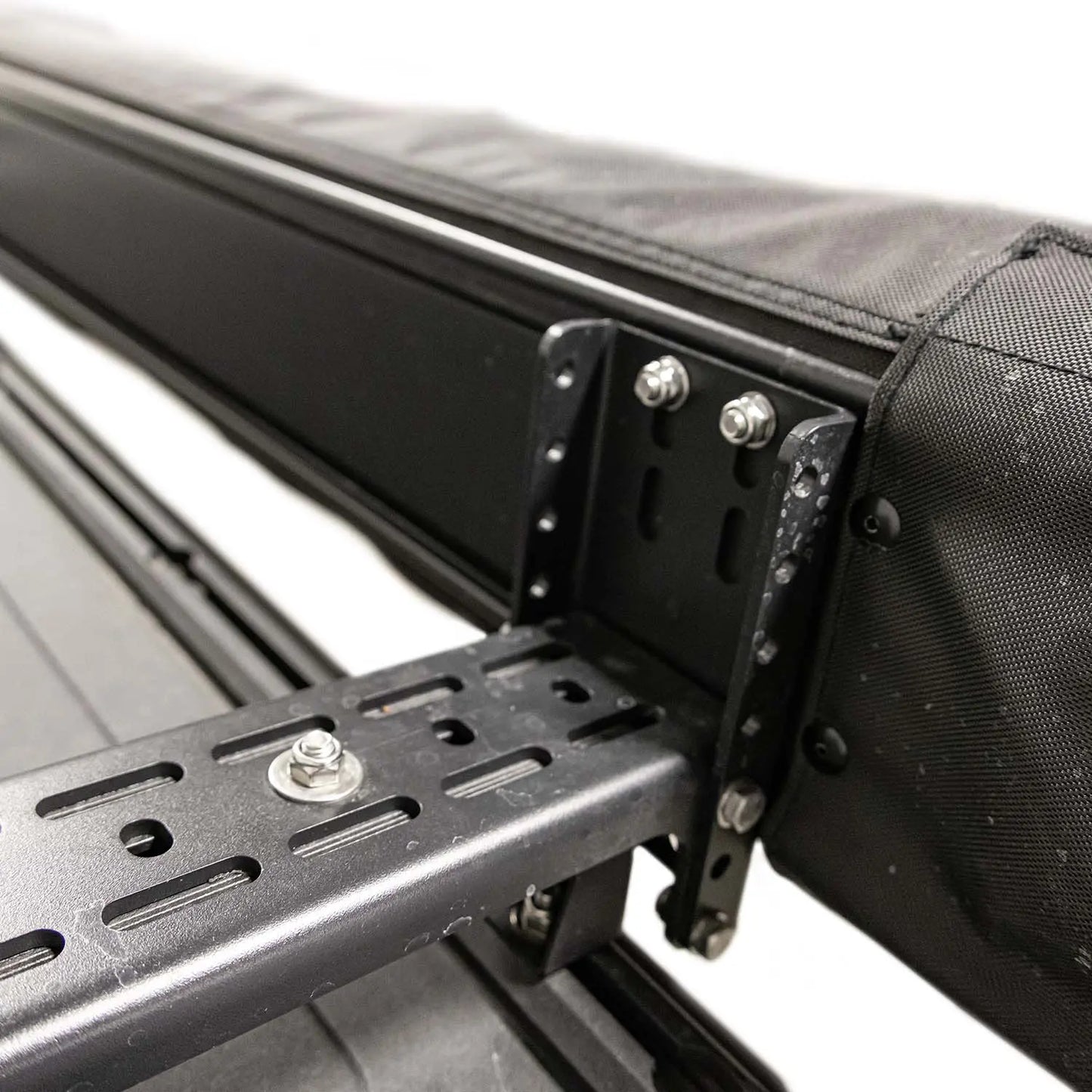 Onyx 270 Freestanding Vehicle Awning – Right