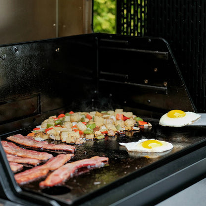 Masterbuilt Gravity 800 Griddle Grill + Smoker